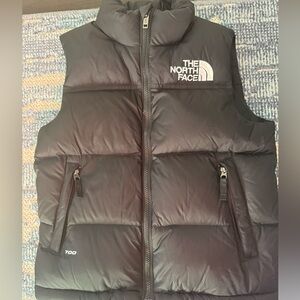 Unisex vest North Face size L -12. NEW- no tags